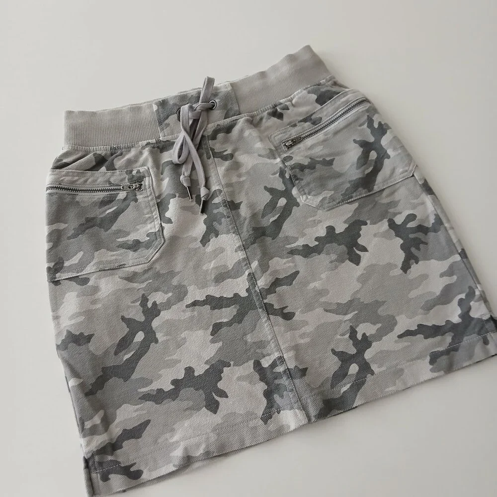 UNIQLO cotton camouflage mini skirt - XS